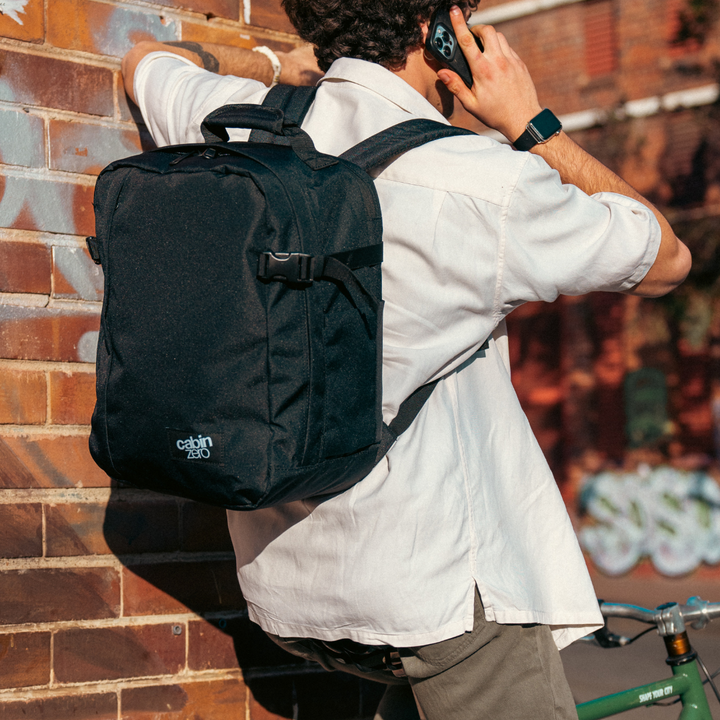 ラークビリー　サイズ8.25 新品 Classic Tech Backpack 28L | CABINZERO