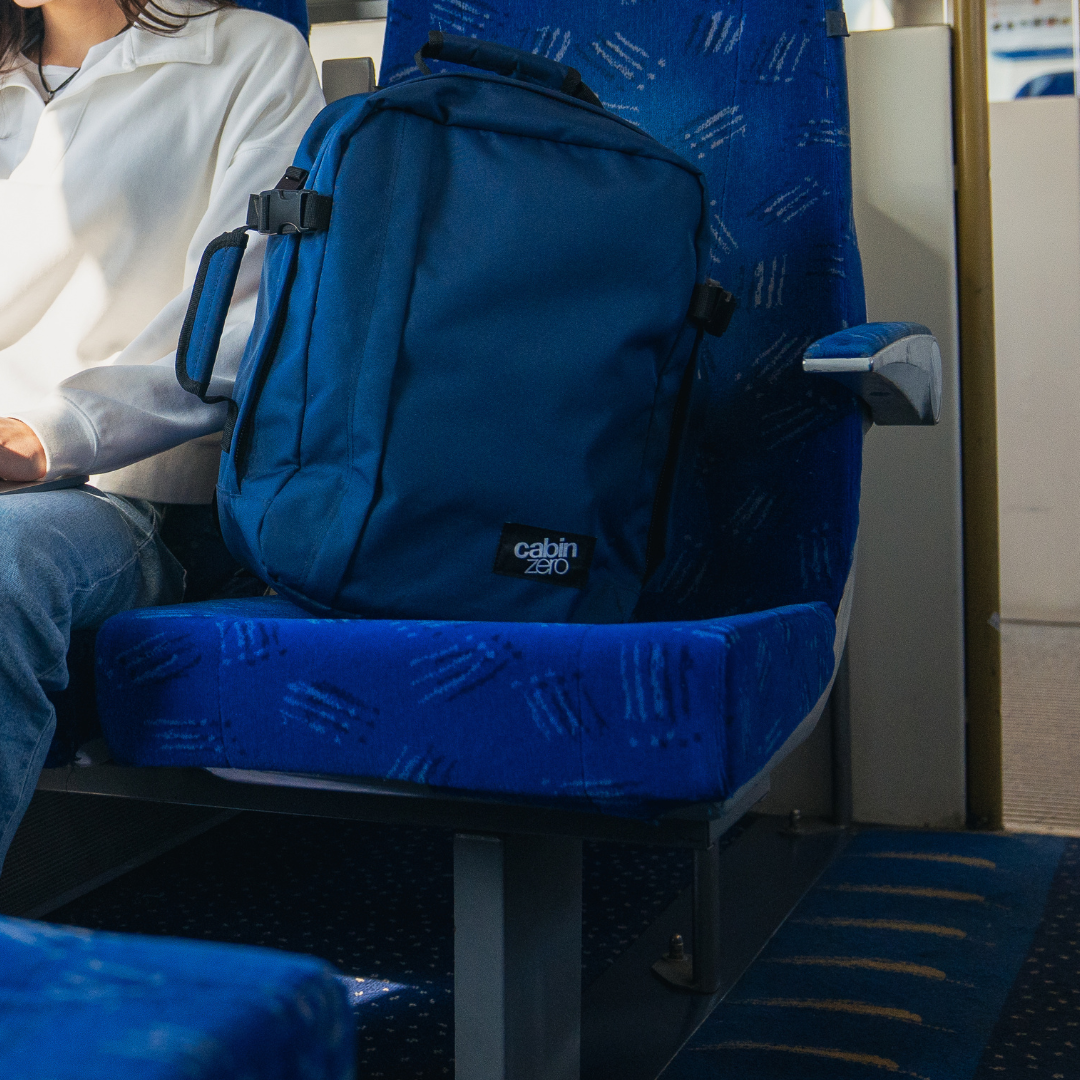 Classic Tech 28L リュック • Navy | CABINZERO キャビンゼロ
