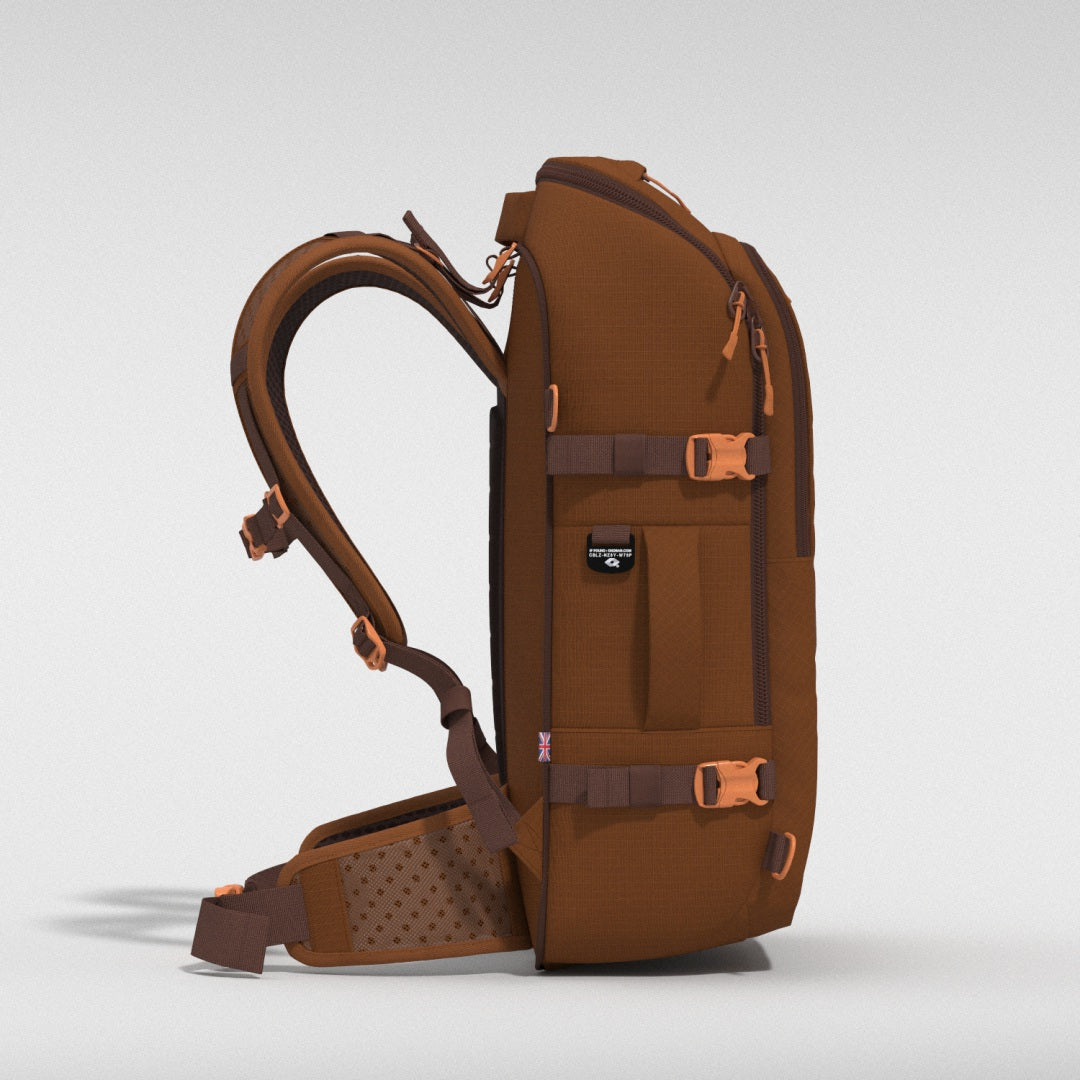 ADV Pro 42L バックパック •  Saigon Coffee