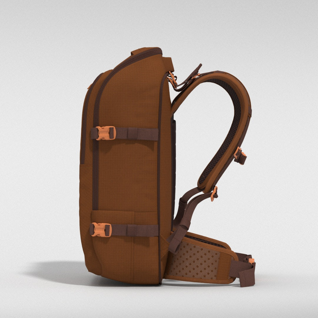 ADV Pro 42L バックパック •  Saigon Coffee