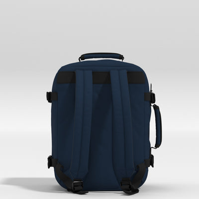 Classic 28L 機内 持ち込み リュック •  Navy