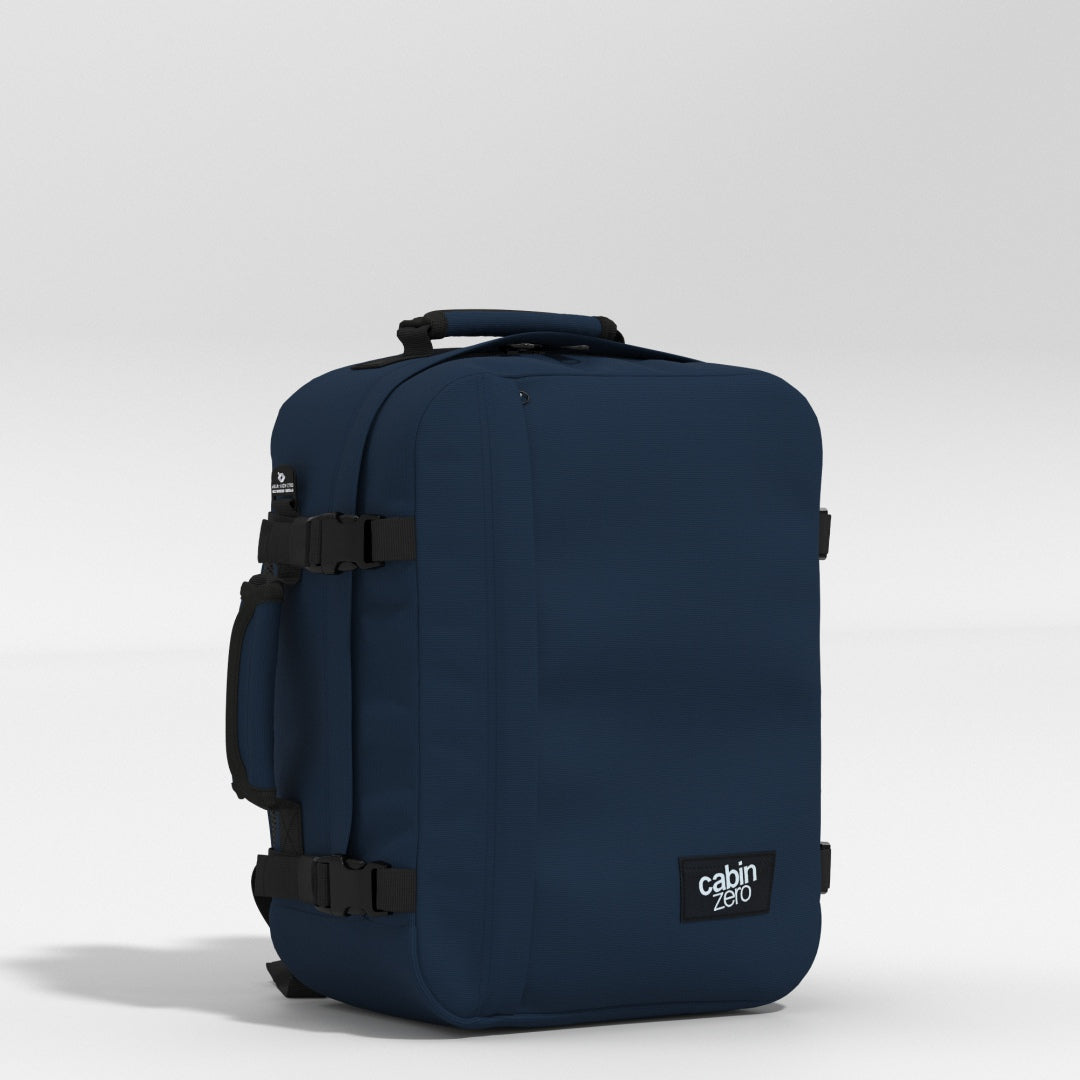 Classic 28L 機内 持ち込み リュック •  Navy