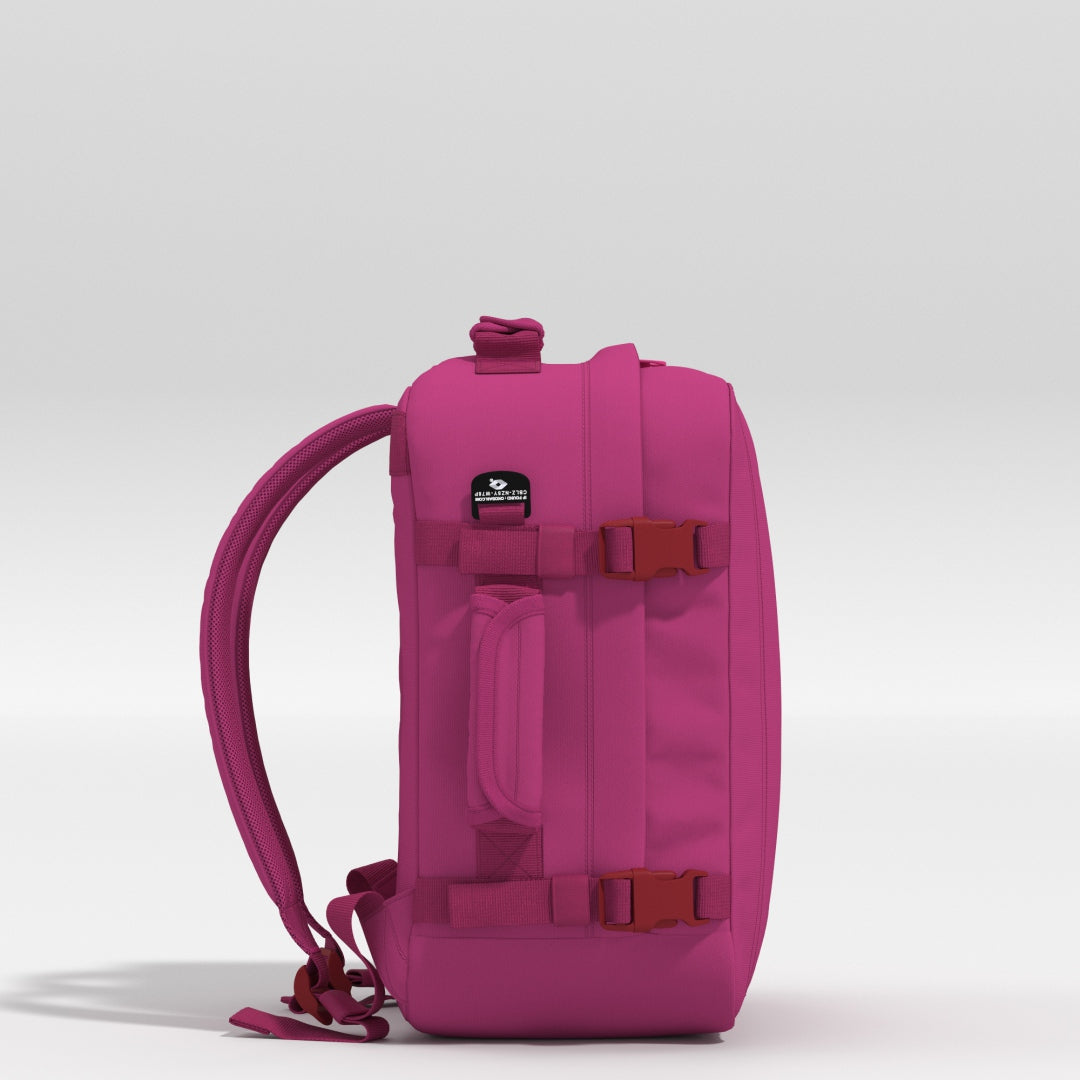 Classic 28L 機内 持ち込み リュック •  Lovestruck Pink