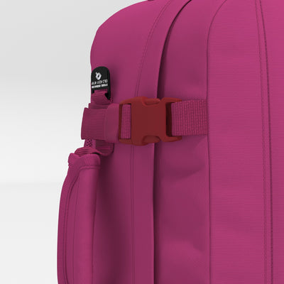 Classic 28L 機内 持ち込み リュック •  Lovestruck Pink