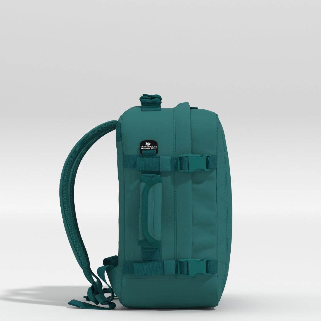 Classic 28L 機内 持ち込み リュック •  Meadow Green