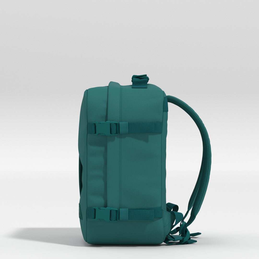 Classic 28L 機内 持ち込み リュック •  Meadow Green