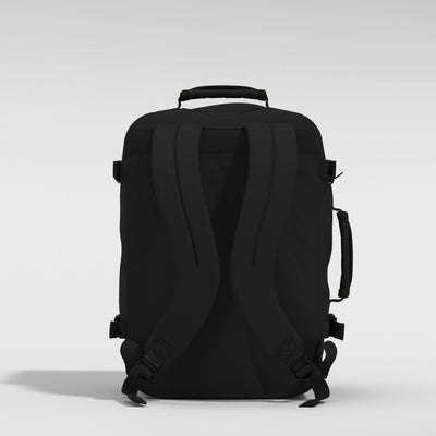 Classic 36L 機内 持ち込み リュック •  Absolute Black