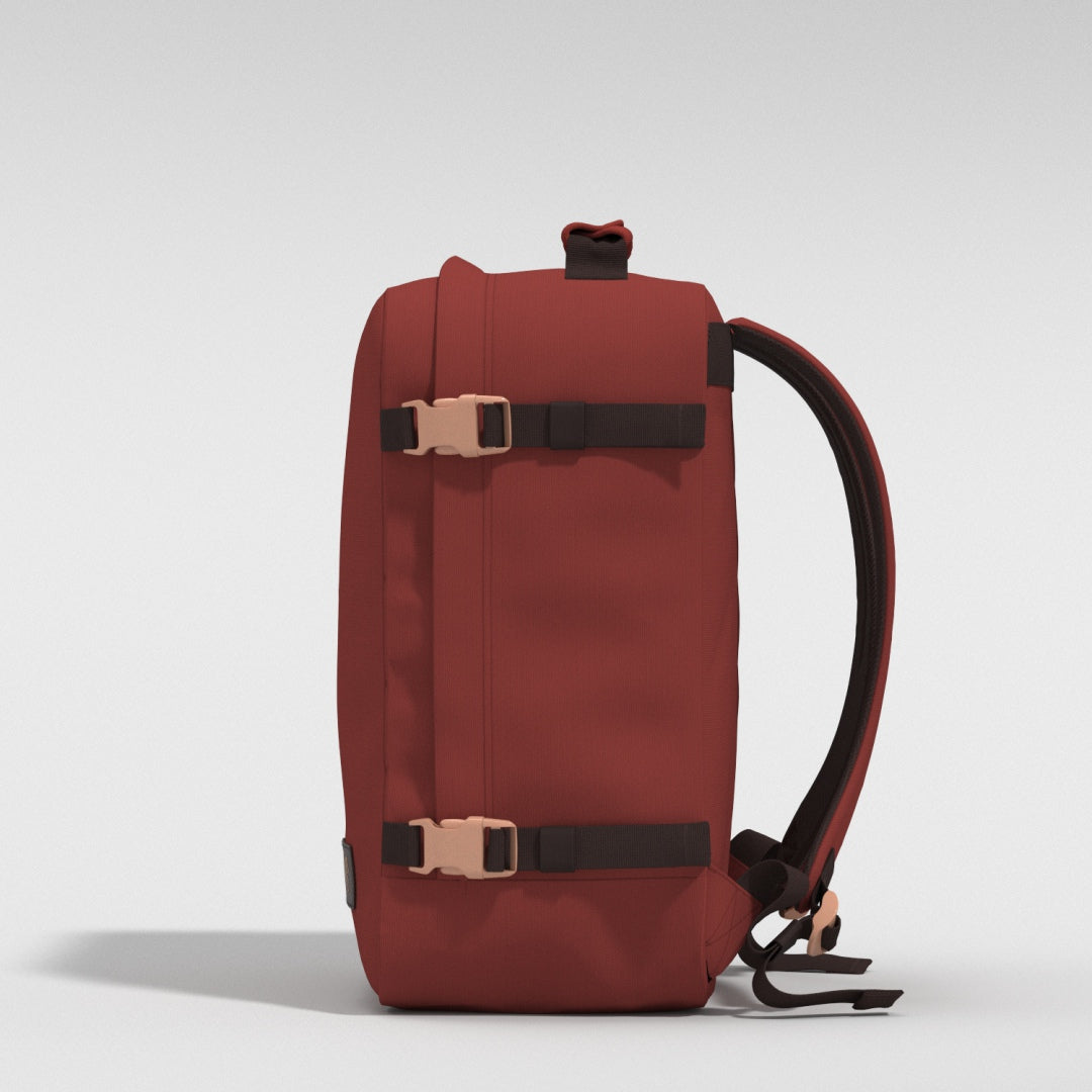 Classic 36L 機内 持ち込み リュック •  Sangria Red