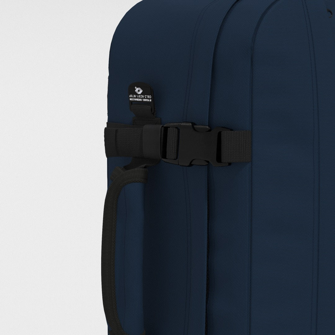 Classic Cabin Backpack 44L Navy