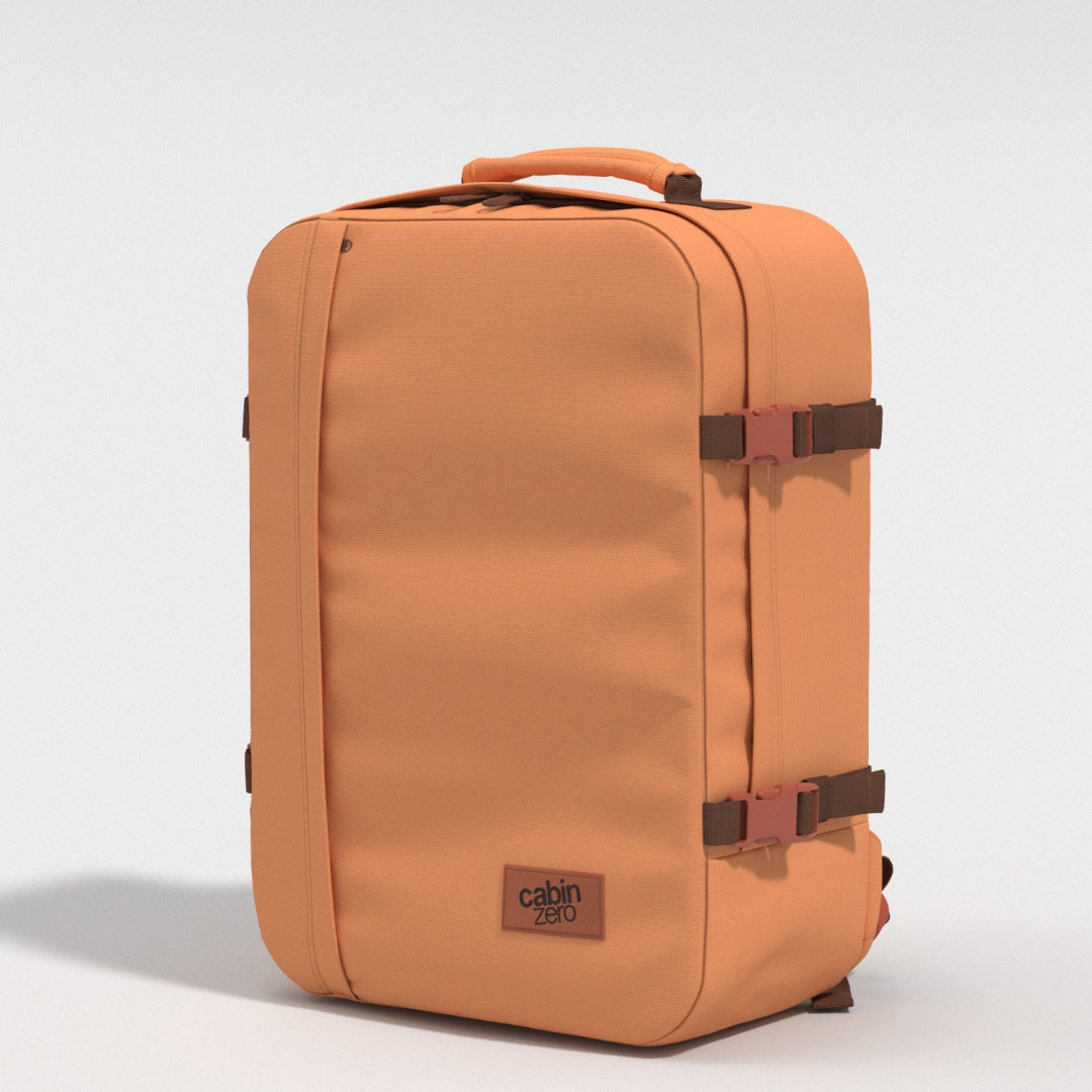 Classic 44L 機内 持ち込み リュック • Gobi Sands | CABINZERO