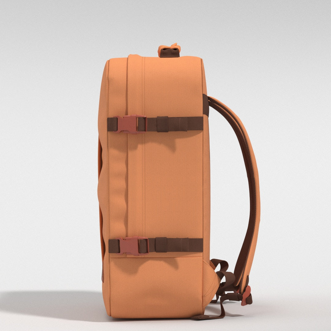 美品キャビンゼロ CABIN ZERO CLASSIC36L GOBI SAND Classic 36L 機内 持ち込み リュック • Gobi Sands | CABINZERO