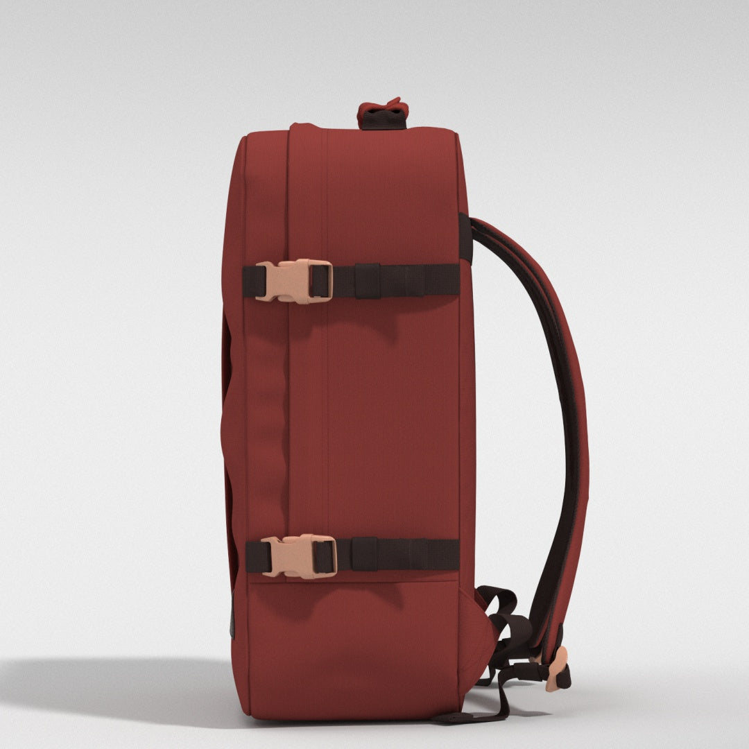 Classic 44L 機内 持ち込み リュック • Sangria Red | CABINZERO