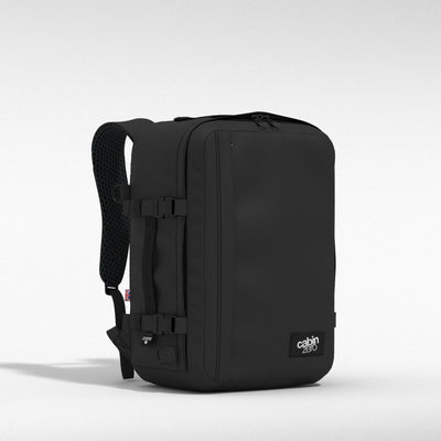 Classic Plus 32L リュック •  Absolute Black