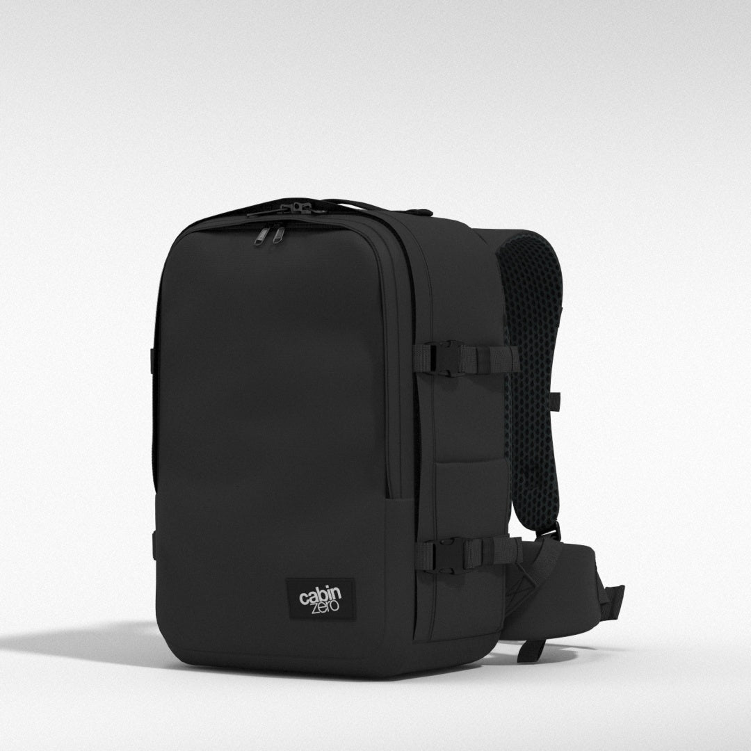 Classic Pro 32L リュック •  Absolute Black