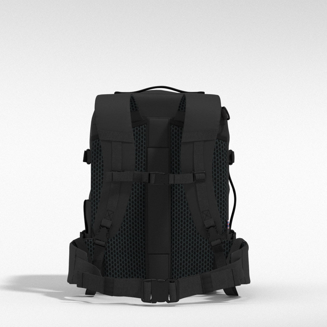 Classic Pro 32L リュック • Absolute Black | CABINZERO