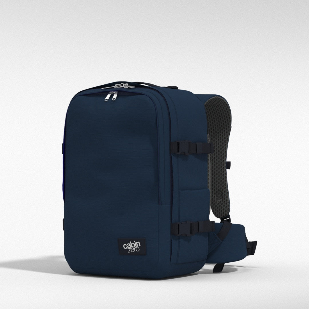 Classic Pro 32L リュック •  Navy