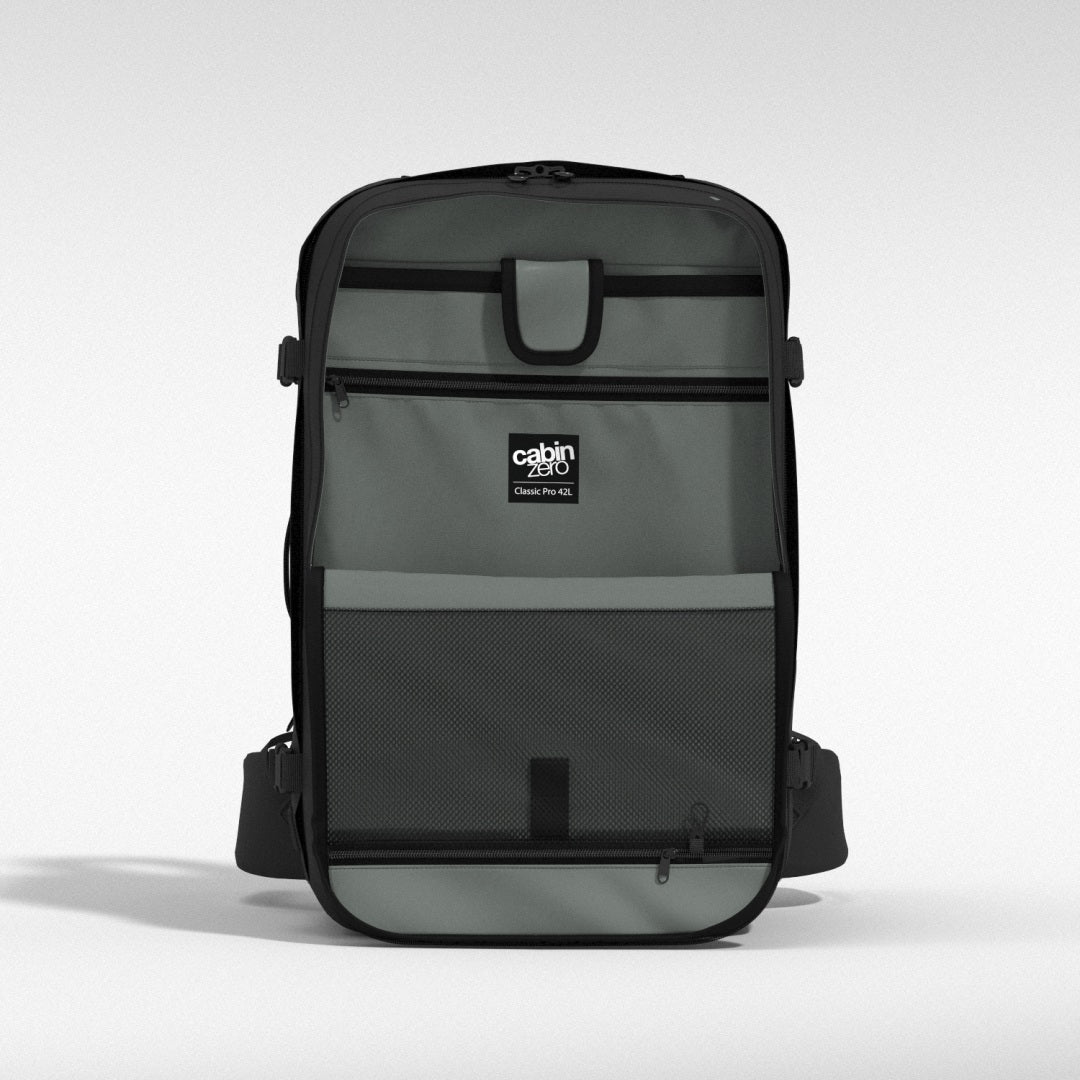 Classic Pro 42L バックパック • Absolute Black | CABINZERO
