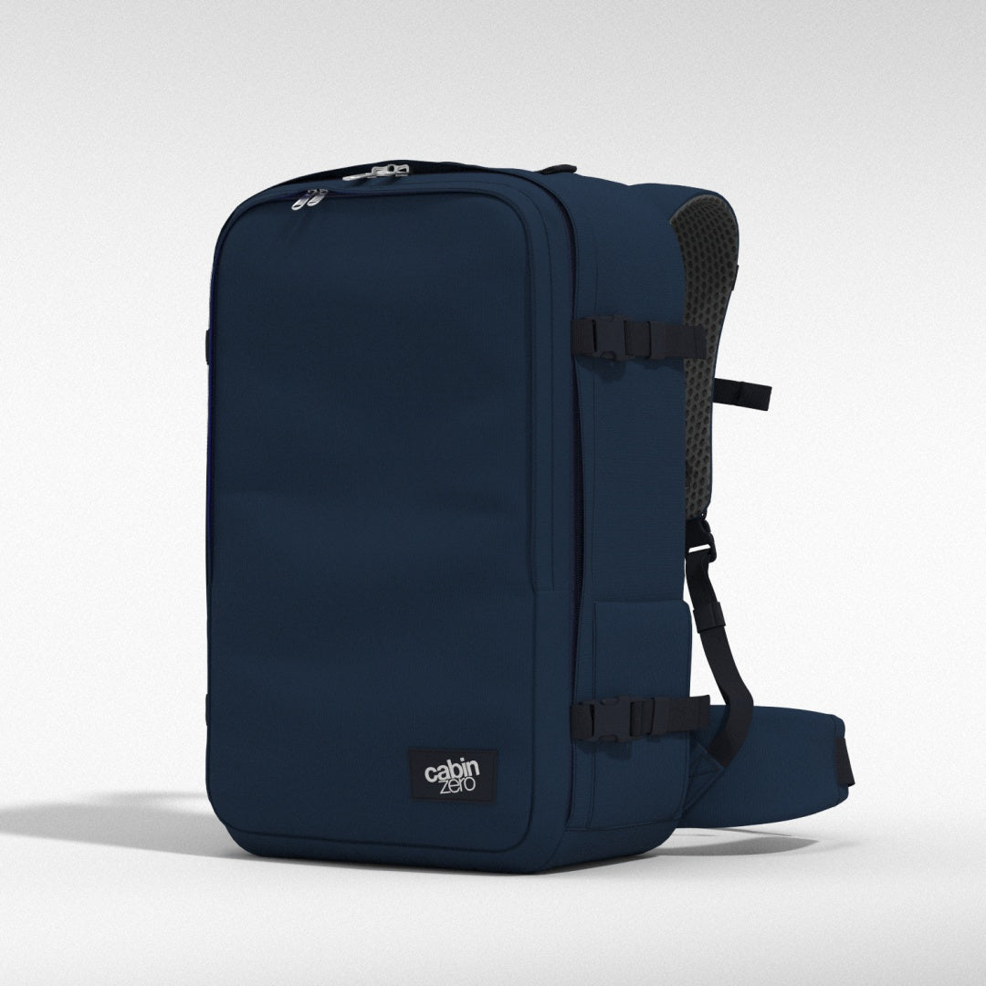 Classic Pro 42L  バックパック •  Navy