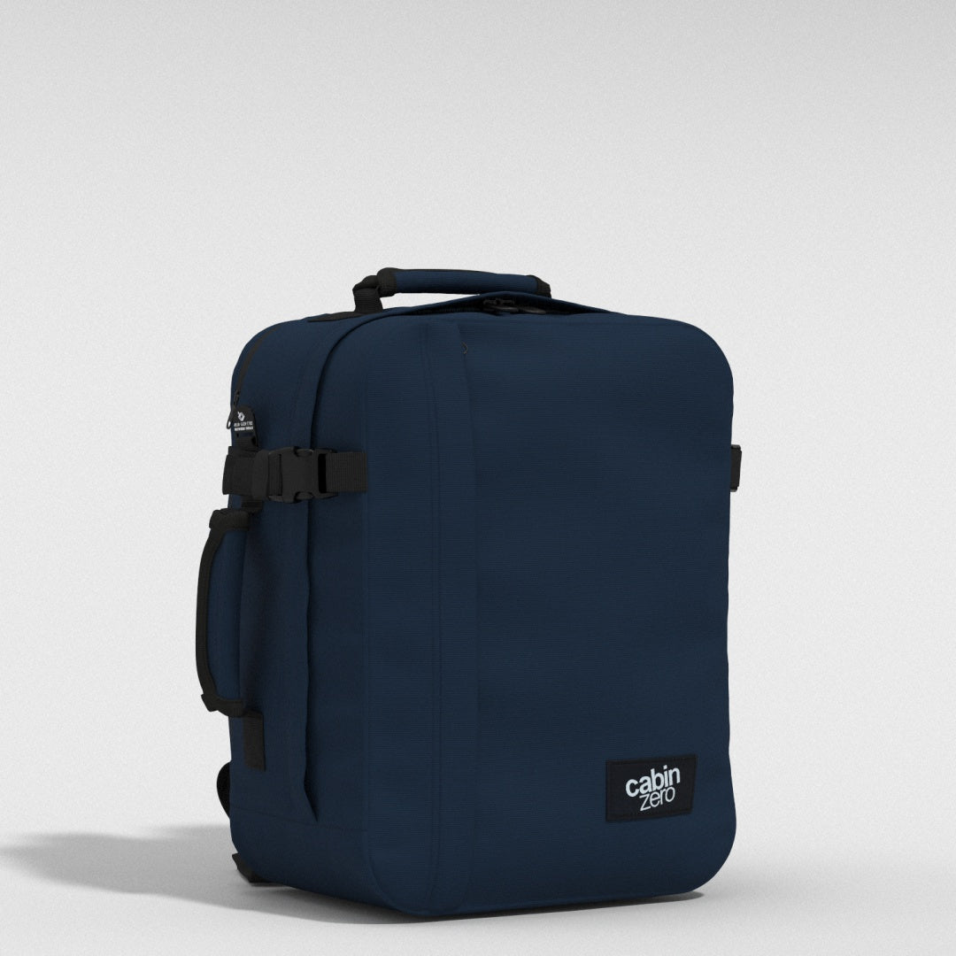 Classic Tech 28L リュック •  Navy