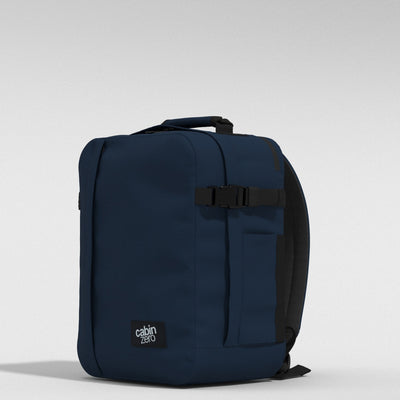 Classic Tech 28L リュック •  Navy