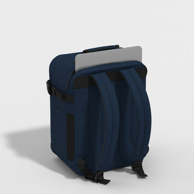 Classic Tech 28L リュック •  Navy