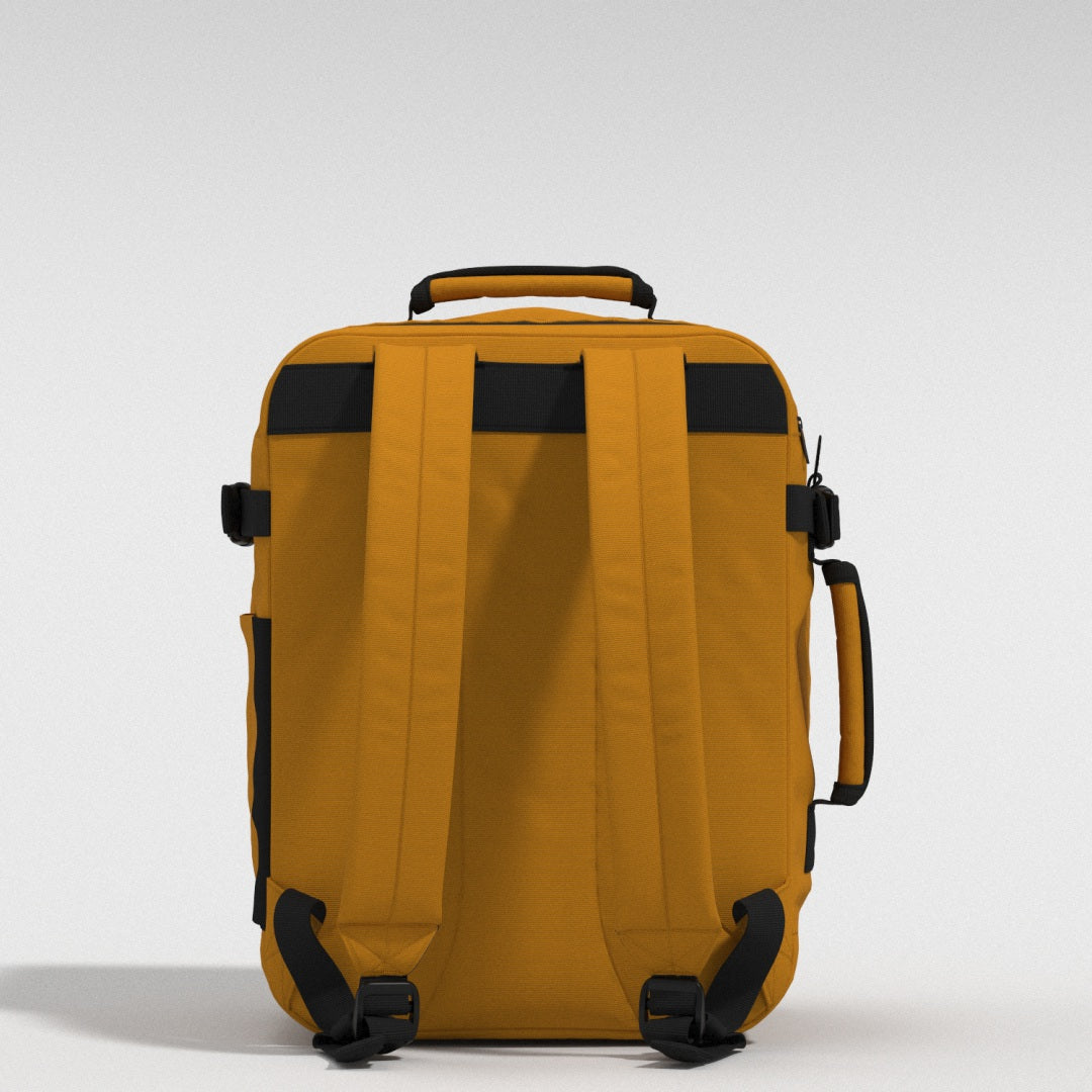 Classic Tech 28L リュック •  Orange Chill