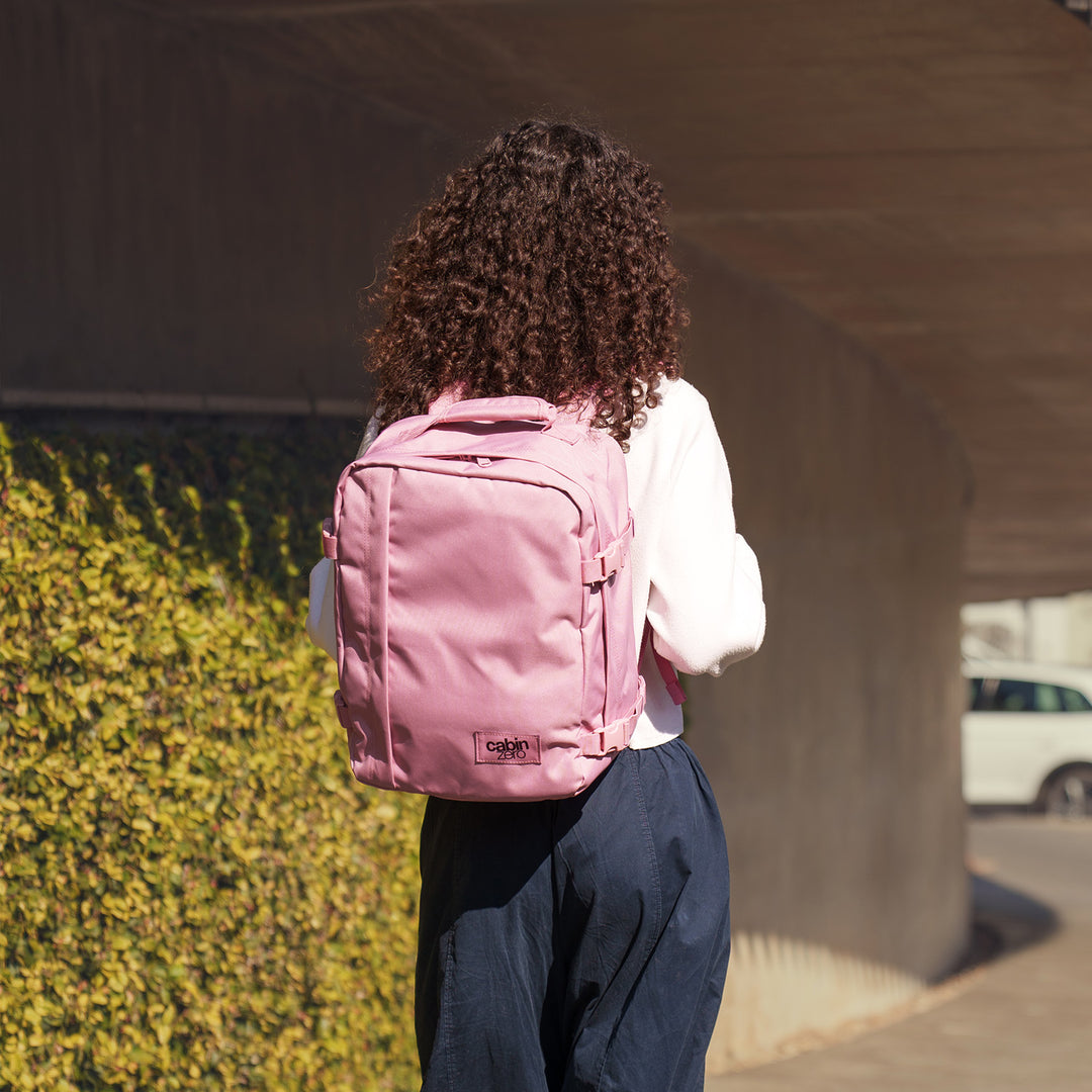Classic Cabin Backpack 28L - Rosa Rosa | CABINZERO