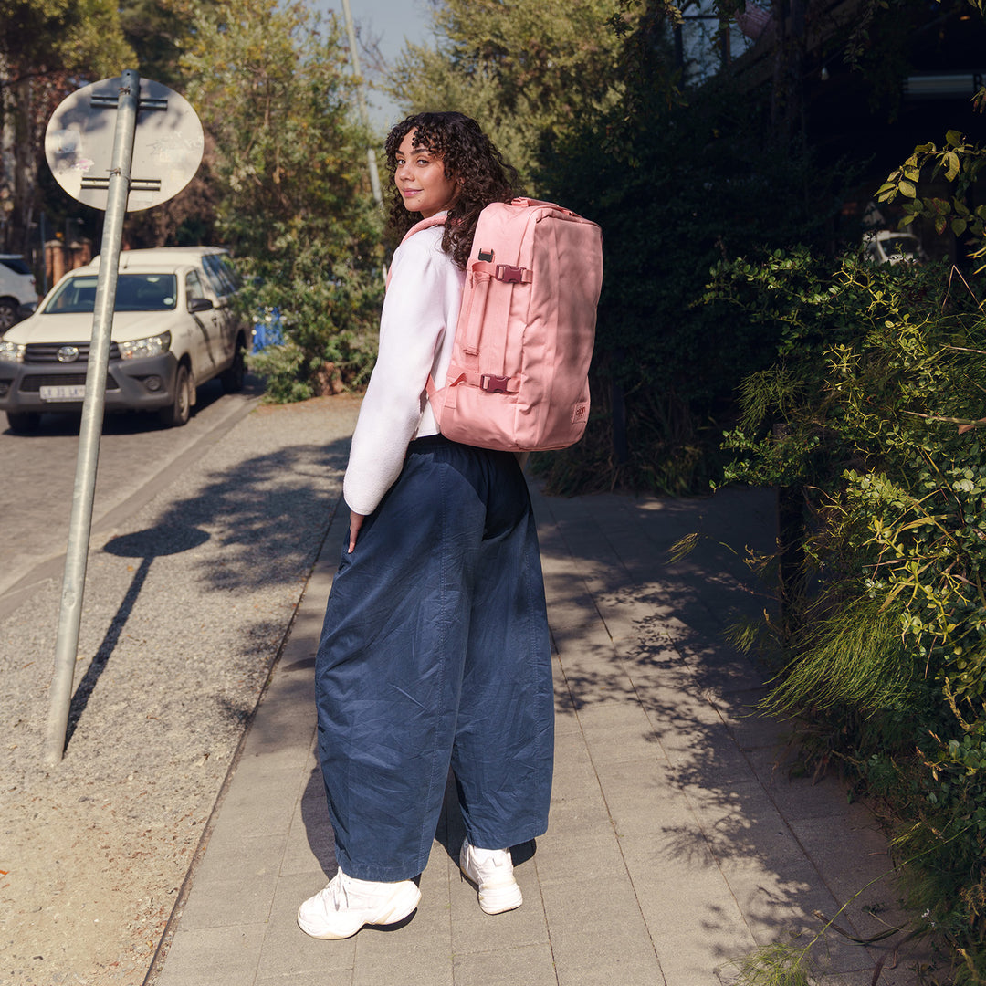 小物 444 Classic Cabin Backpack 44L - Macaroon Pink | CABINZERO