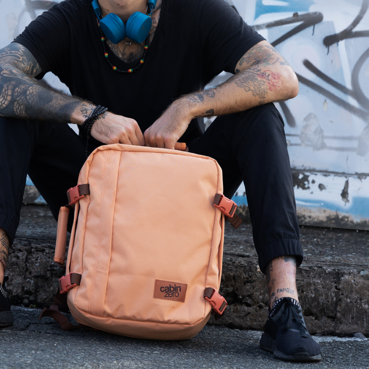 Classic 28L 機内 持ち込み リュック • Gobi Sands | CABINZERO Classic 28L 機内 持ち込み リュック • Gobi Sands | CABINZERO