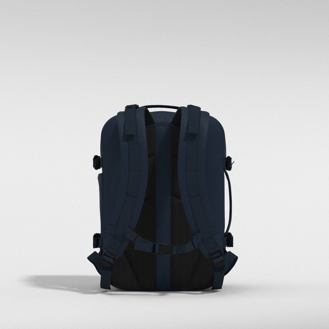 Military 28L リュック •  Navy