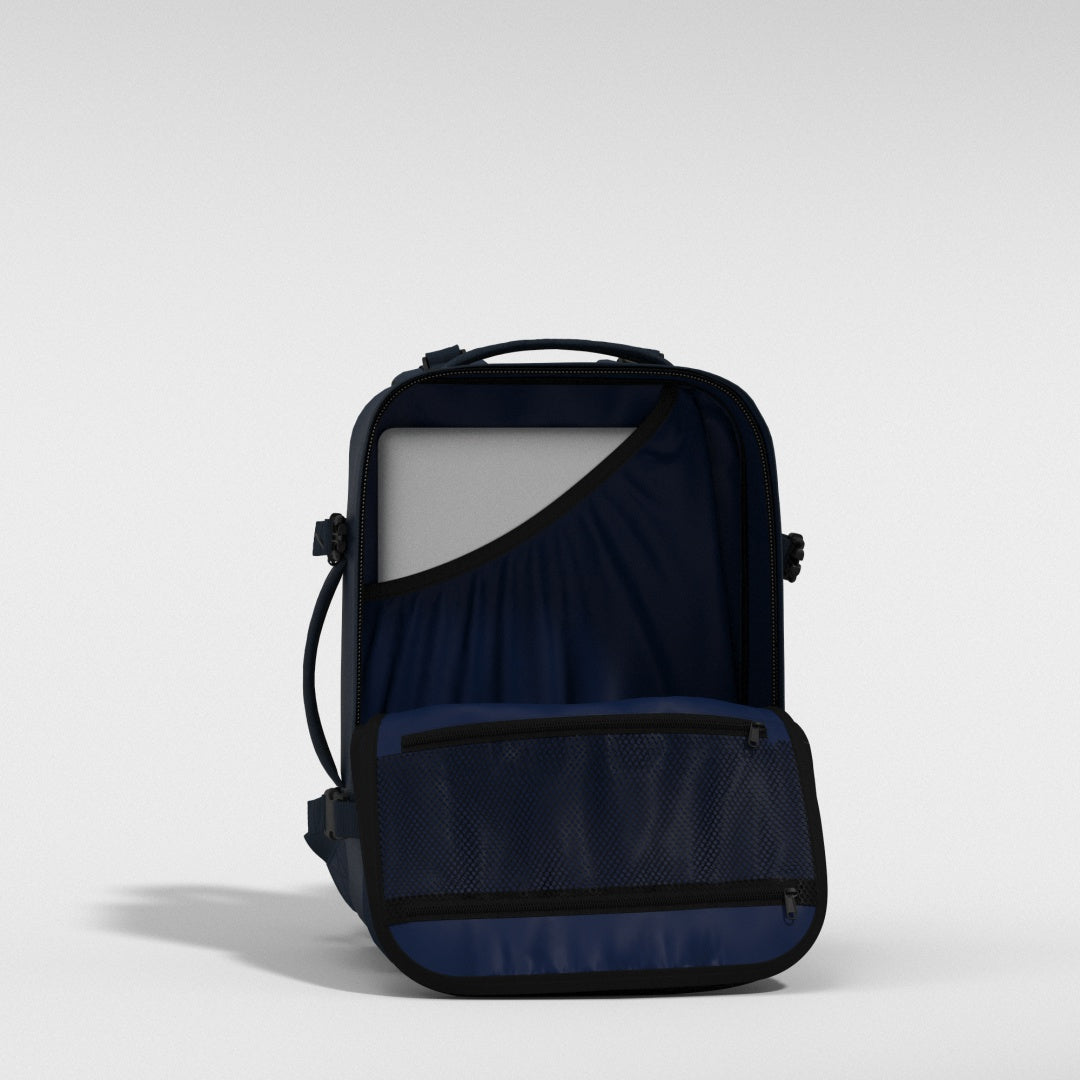 Military 28L リュック •  Navy