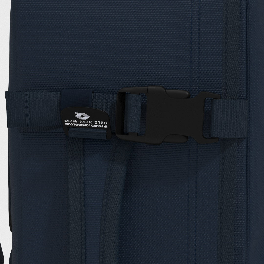 Military 28L リュック •  Navy