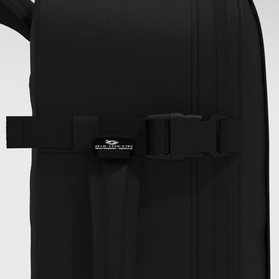 Military 36L バックパック •  Absolute Black