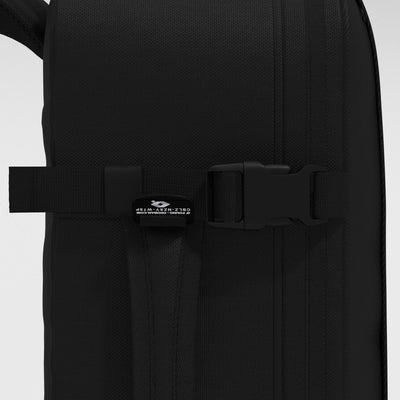 Military 36L バックパック •  Absolute Black