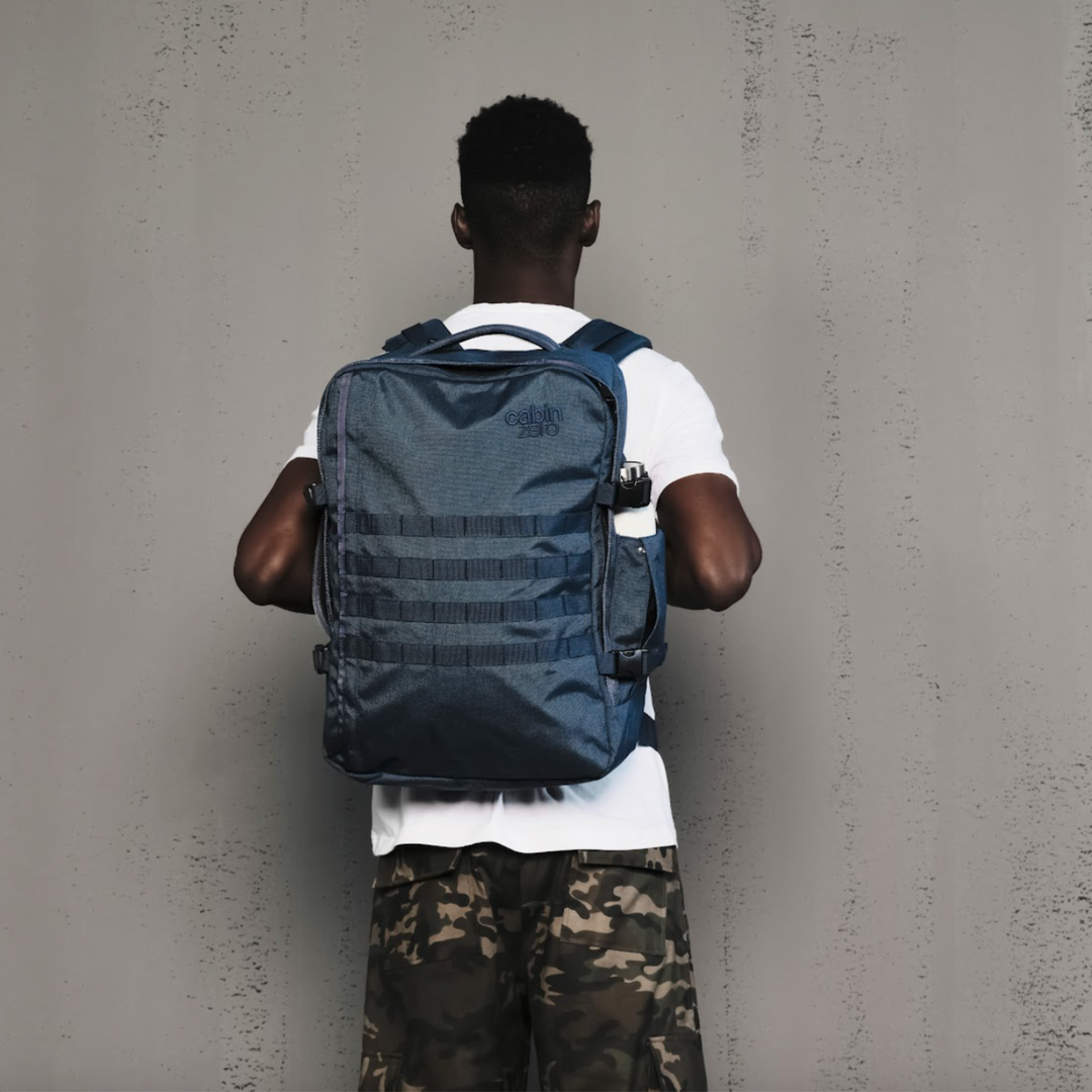 キャビンゼロ　MILITARY 44L バックパック • NAVY Military 44L バックパック • Navy | CABINZERO キャビンゼロ