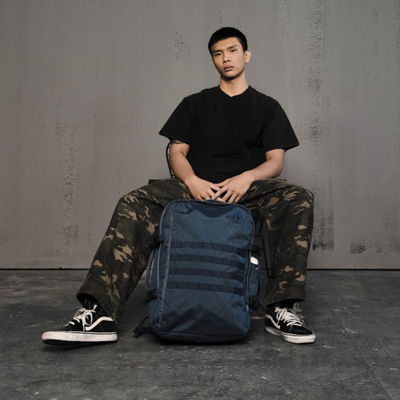 Military 44L バックパック •  Navy