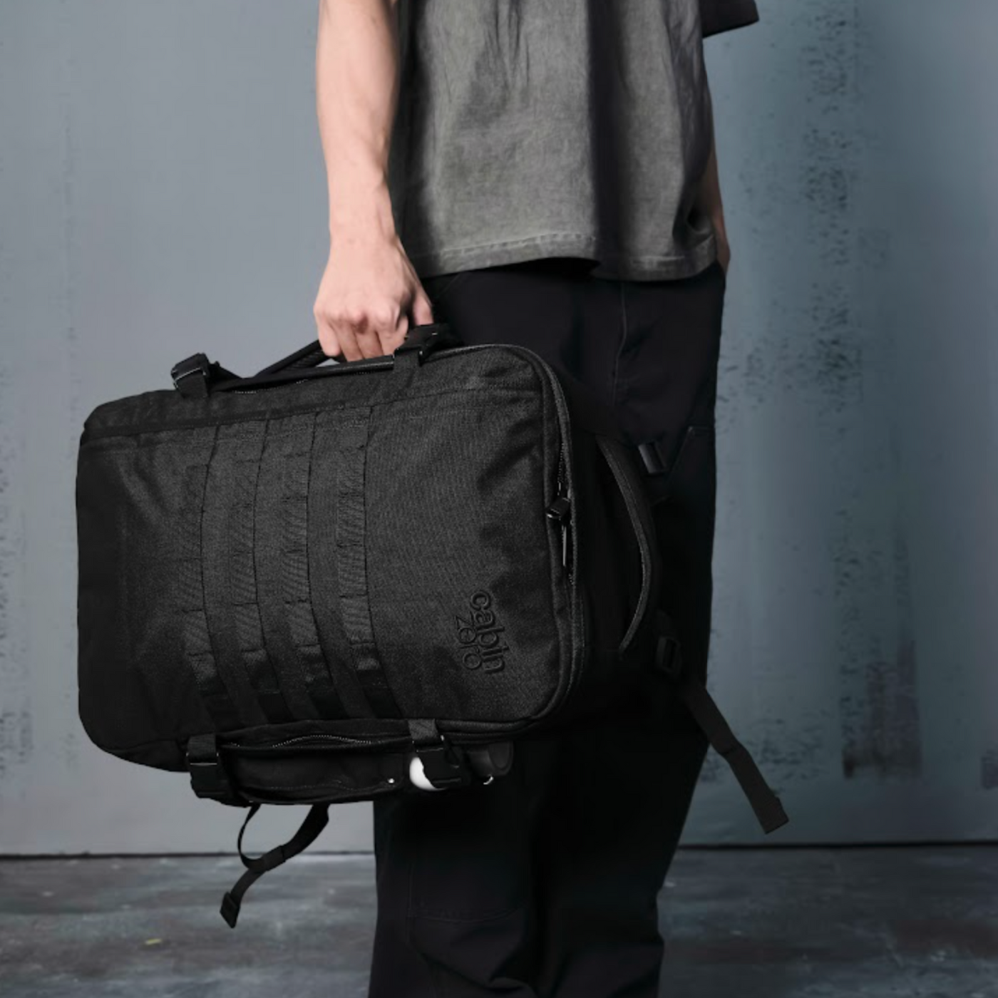 Military 36L バックパック •  Absolute Black