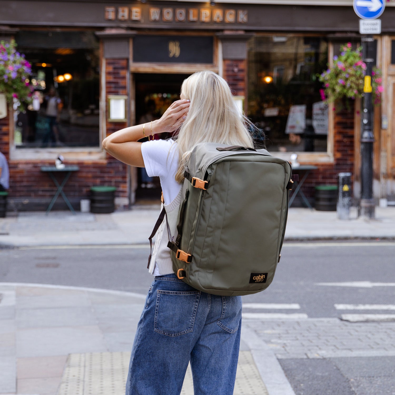 旅行かばん・小分けバッグ CLASSIC BACKPACK PLUS Classic Plus バックパック • リュック | CabinZero